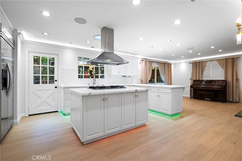 22959 Humming Bird Way Calabasas, CA 91302 - Photo 13 of 59 Chef kitchen