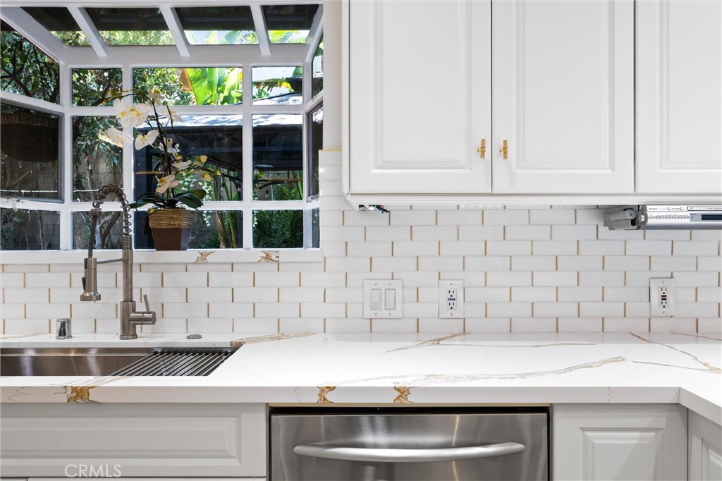 22959 Humming Bird Way Calabasas, CA 91302 - Photo 20 of 59