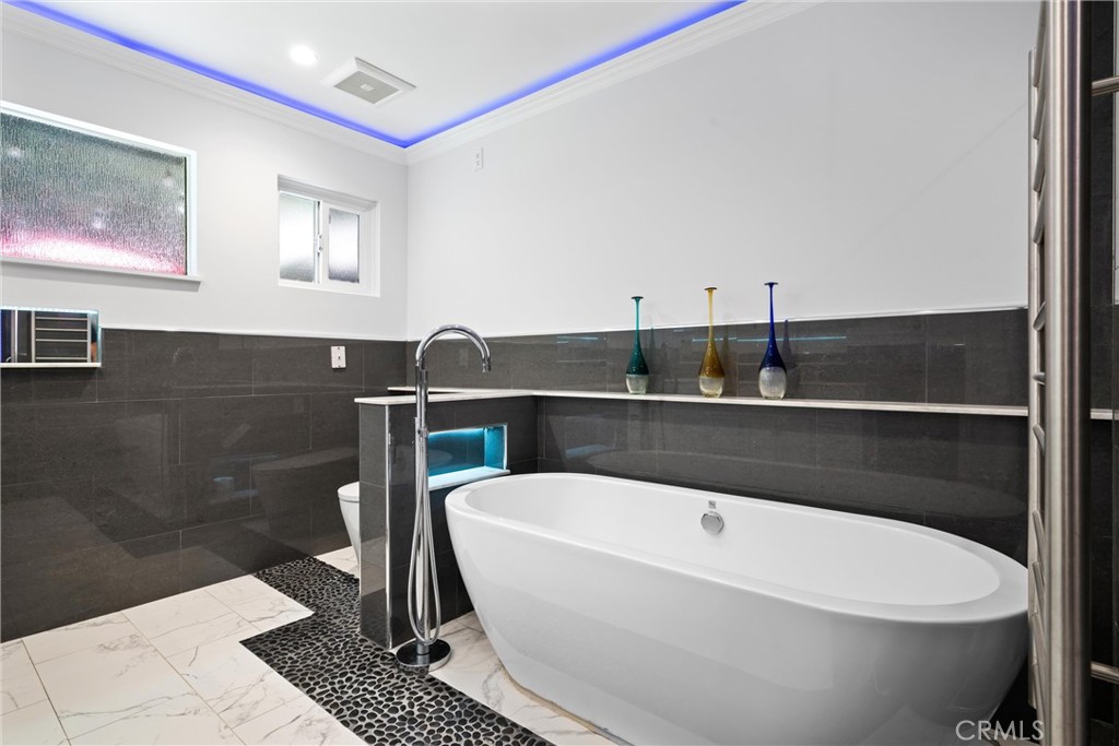 22959 Humming Bird Way Calabasas, CA 91302 - Photo 31 of 59 Incredible setting for the tub