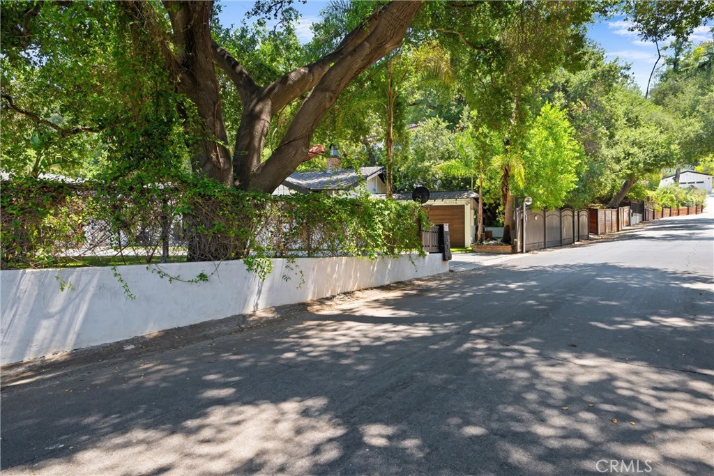 22959 Humming Bird Way Calabasas, CA 91302 - Photo 58 of 59 very nice street, bird street