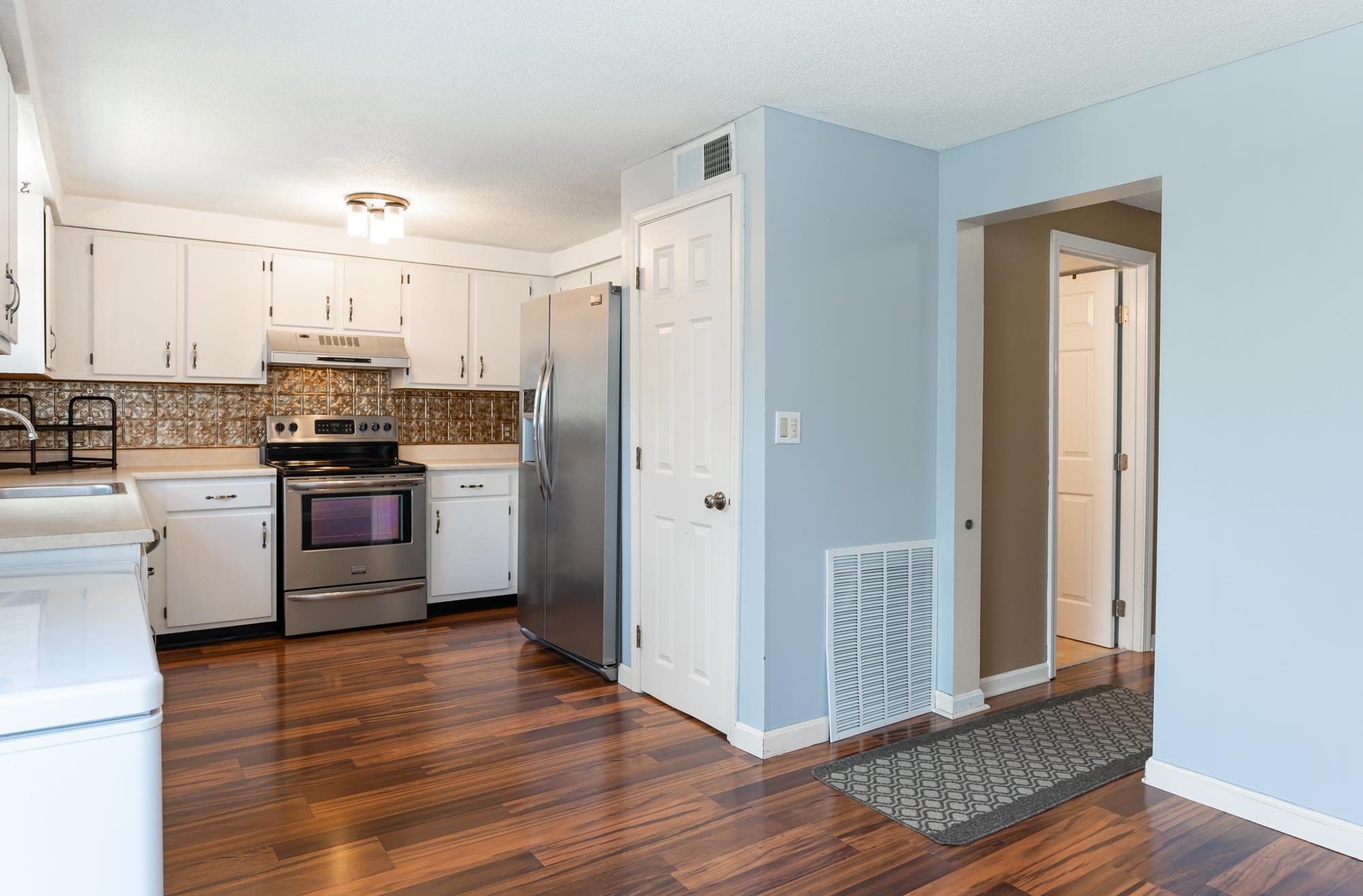 76 East Ridge Road Merrimack, NH 03054 - Photo 4 of 36 Gallery Image 4