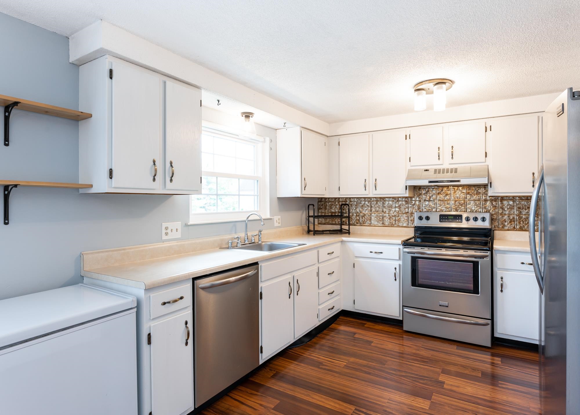 76 East Ridge Road Merrimack, NH 03054 - Photo 6 of 36 Gallery Image 6