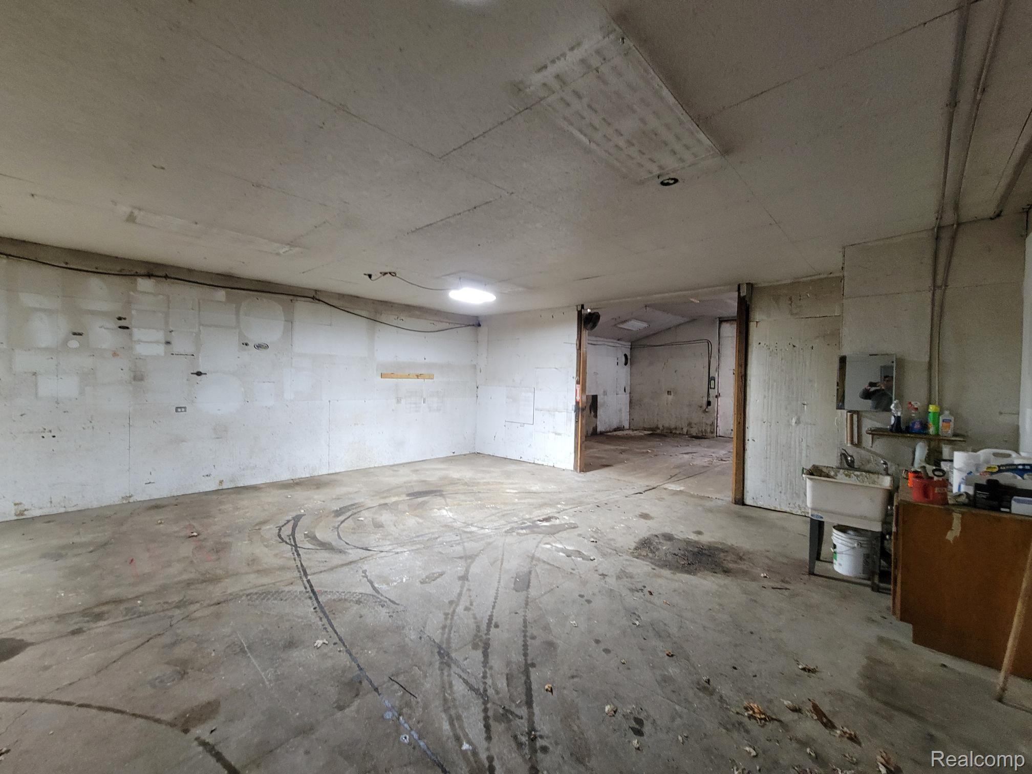 2777 Imlay City Road Lapeer, MI 48446 - Photo 49 of 65 Barn/ shop