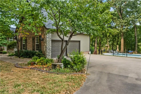 $565,000 | 3456 Scenic Drive, Grove, OK 74344