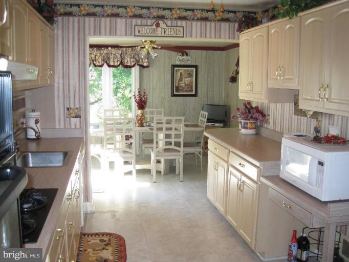 3908 Roxanne Road Randallstown, MD 21133 - Photo 6 of 28 Kitchen