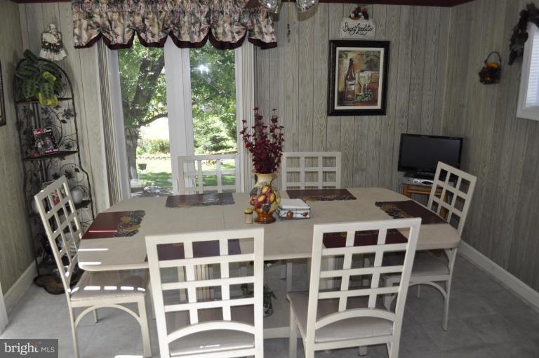3908 Roxanne Road Randallstown, MD 21133 - Photo 9 of 28 Sitting Room