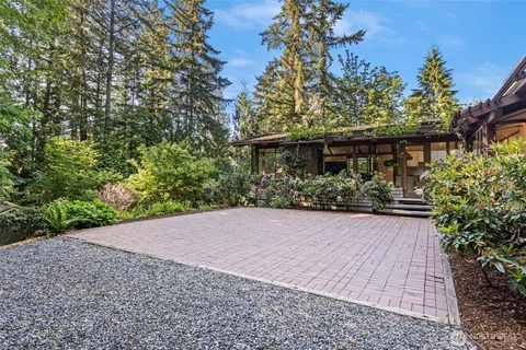 $1,498,000 | 19611 Northeast Redmond Road, Redmond, WA 98053