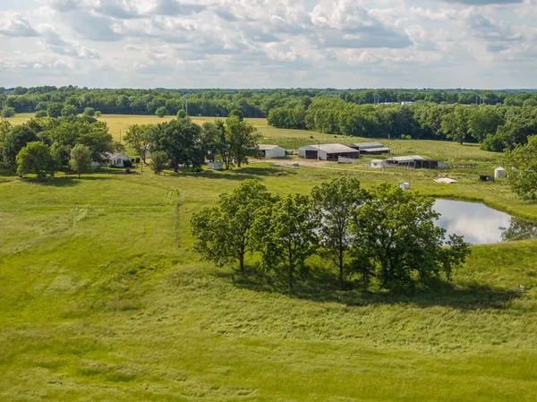 $575,000 | 1637 Southwest County Road 1067, Butler, MO 64730