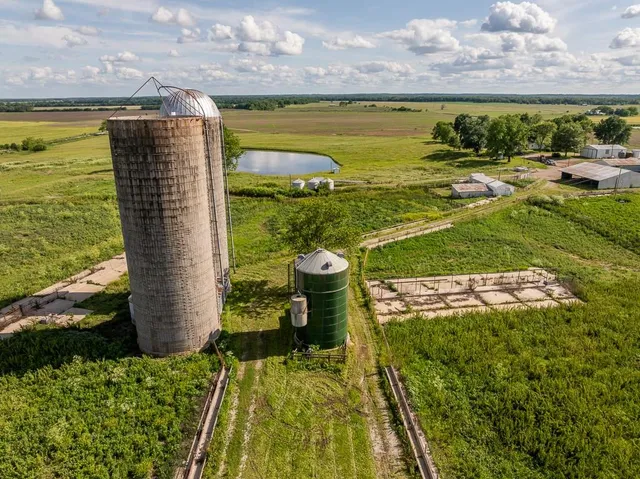 $789,000 | 1637 Southwest County Road 1067, Butler, MO 64730