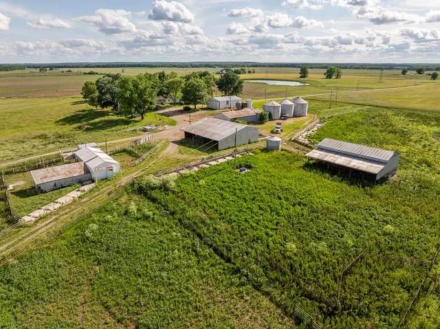 $789,000 | 1637 Southwest County Road 1067, Butler, MO 64730