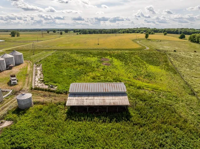 $789,000 | 1637 Southwest County Road 1067, Butler, MO 64730