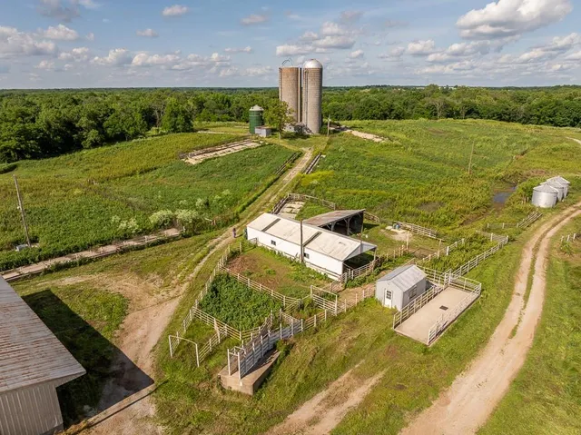 $789,000 | 1637 Southwest County Road 1067, Butler, MO 64730