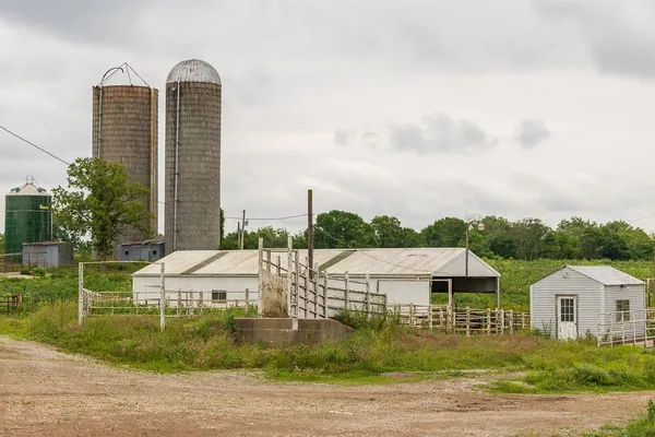 $575,000 | 1637 Southwest County Road 1067, Butler, MO 64730