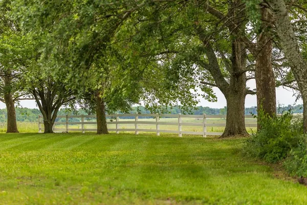 $575,000 | 1637 Southwest County Road 1067, Butler, MO 64730