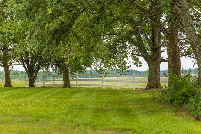 $789,000 | 1637 Southwest County Road 1067, Butler, MO 64730