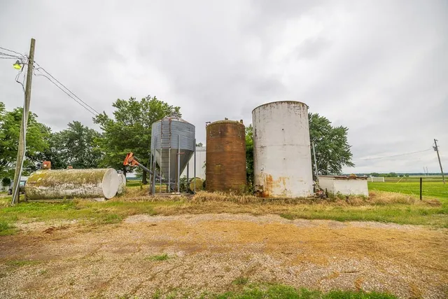 $789,000 | 1637 Southwest County Road 1067, Butler, MO 64730