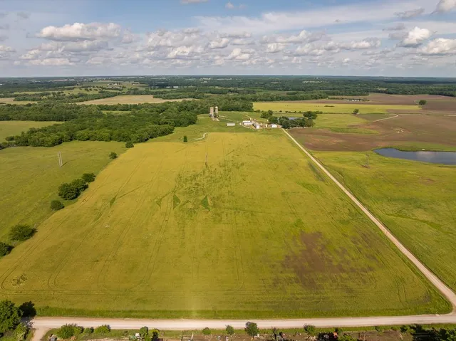 $789,000 | 1637 Southwest County Road 1067, Butler, MO 64730
