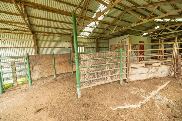 $575,000 | 1637 Southwest County Road 1067, Butler, MO 64730