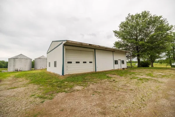 $575,000 | 1637 Southwest County Road 1067, Butler, MO 64730