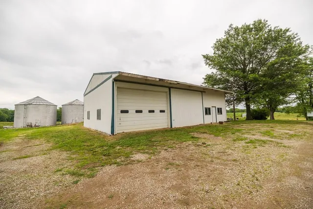 $575,000 | 1637 Southwest County Road 1067, Butler, MO 64730