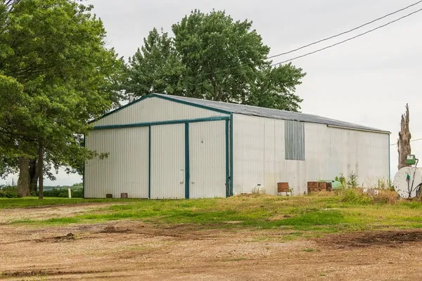 $575,000 | 1637 Southwest County Road 1067, Butler, MO 64730