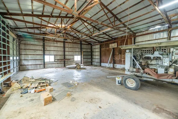 $575,000 | 1637 Southwest County Road 1067, Butler, MO 64730