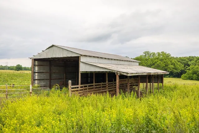 $789,000 | 1637 Southwest County Road 1067, Butler, MO 64730