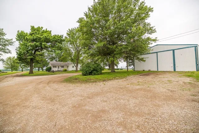 $789,000 | 1637 Southwest County Road 1067, Butler, MO 64730