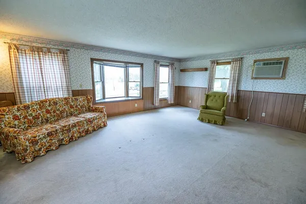 $575,000 | 1637 Southwest County Road 1067, Butler, MO 64730