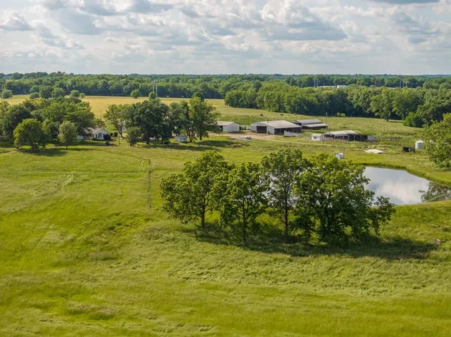 $789,000 | 1637 Southwest County Road 1067, Butler, MO 64730