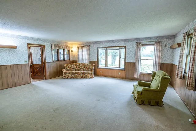 $575,000 | 1637 Southwest County Road 1067, Butler, MO 64730