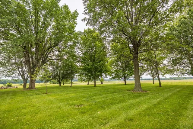 $789,000 | 1637 Southwest County Road 1067, Butler, MO 64730