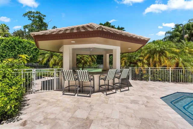 a view of a tennis court