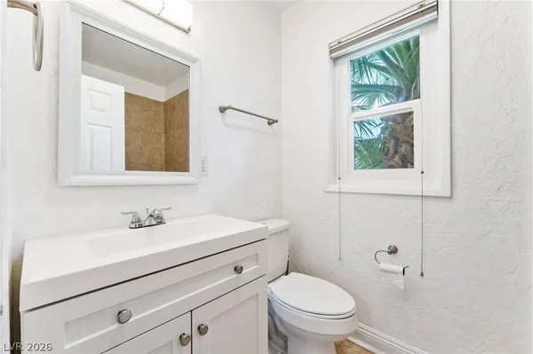 $2,350 | 1828 Hassett Avenue, Las Vegas, NV 89104