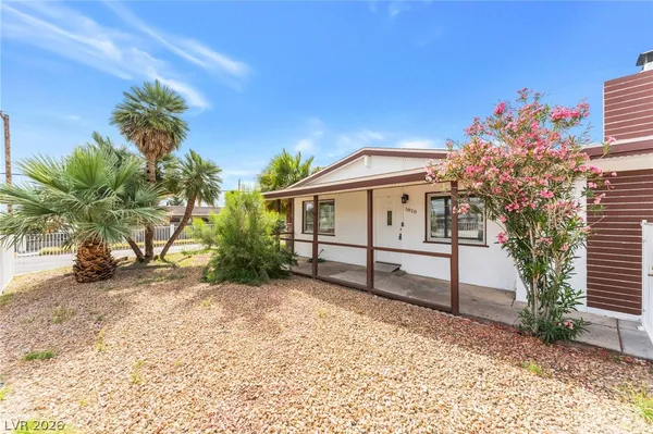 $2,350 | 1828 Hassett Avenue, Las Vegas, NV 89104