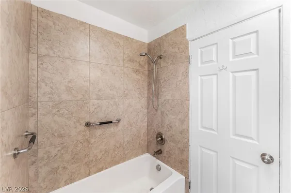 $2,350 | 1828 Hassett Avenue, Las Vegas, NV 89104