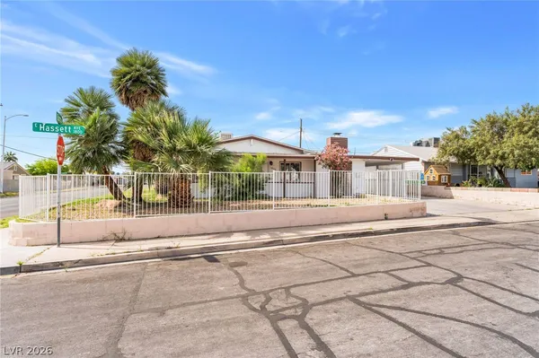 $2,350 | 1828 Hassett Avenue, Las Vegas, NV 89104