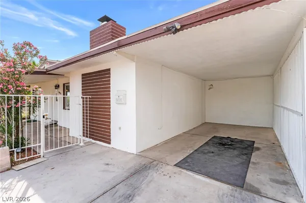 $2,350 | 1828 Hassett Avenue, Las Vegas, NV 89104