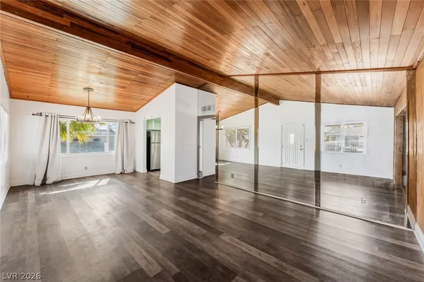 $2,350 | 1828 Hassett Avenue, Las Vegas, NV 89104