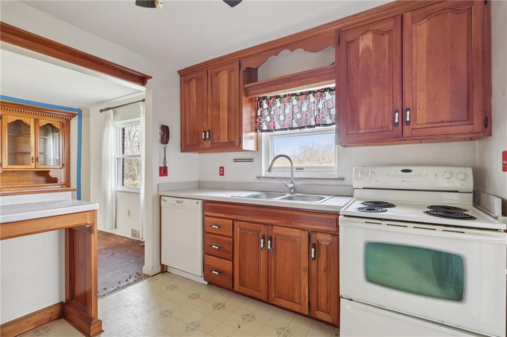 441 Petersburg Road Enon Valley, PA 16120 - Photo 7 of 49