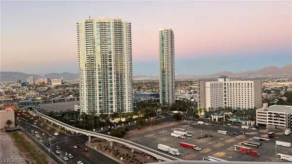 $3,500 | 322 Karen Avenue, Unit 1201, Las Vegas, NV 89109