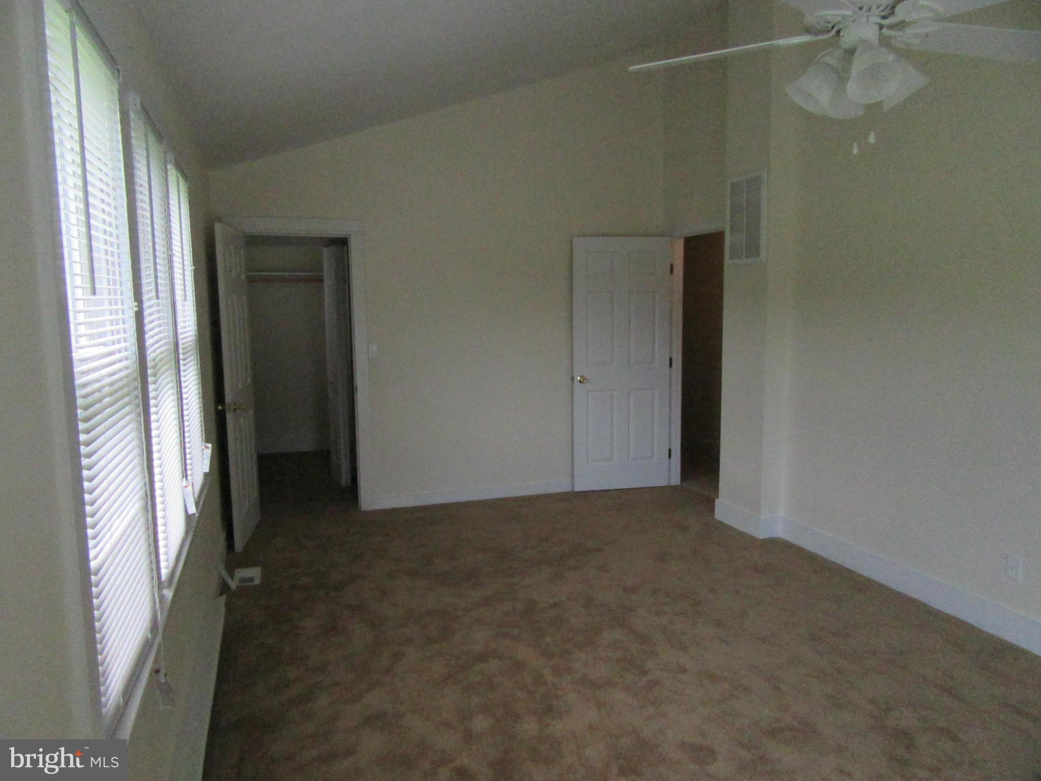 42440 St Johns Road Hollywood, MD 20636 - Photo 10 of 22 Living Room