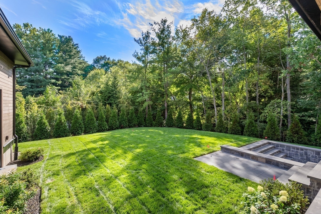 182 Bristol Road Wellesley, MA 02481 - Photo 3 of 38