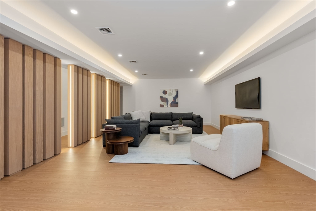 182 Bristol Road Wellesley, MA 02481 - Photo 32 of 38