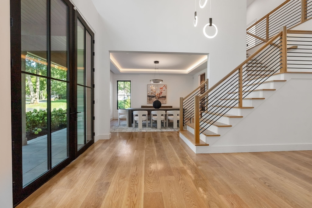 182 Bristol Road Wellesley, MA 02481 - Photo 4 of 38