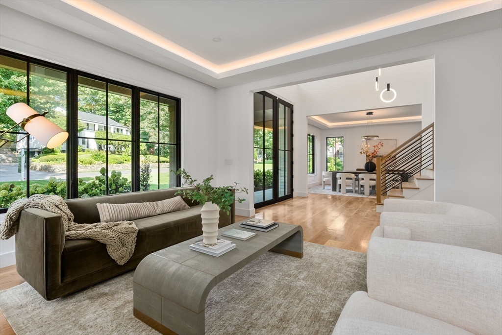 182 Bristol Road Wellesley, MA 02481 - Photo 5 of 38