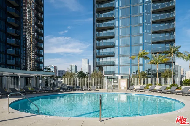 $3,770 | 1200 South Figueroa Street, Unit E1025, Los Angeles, CA 90015