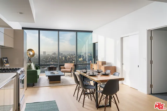 $3,770 | 1200 South Figueroa Street, Unit E1025, Los Angeles, CA 90015