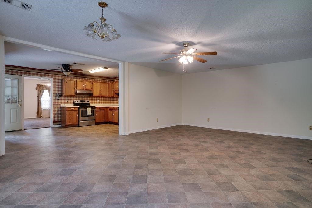 104 Toomer Road Perry, GA 31069 - Photo 6 of 17 Gallery Image 6