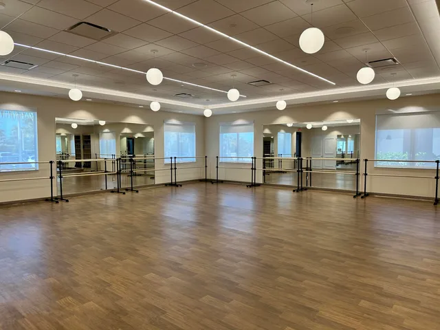 $499,999 | 11870 Southwest Waterford Isle Way, Port St. Lucie, FL 34987